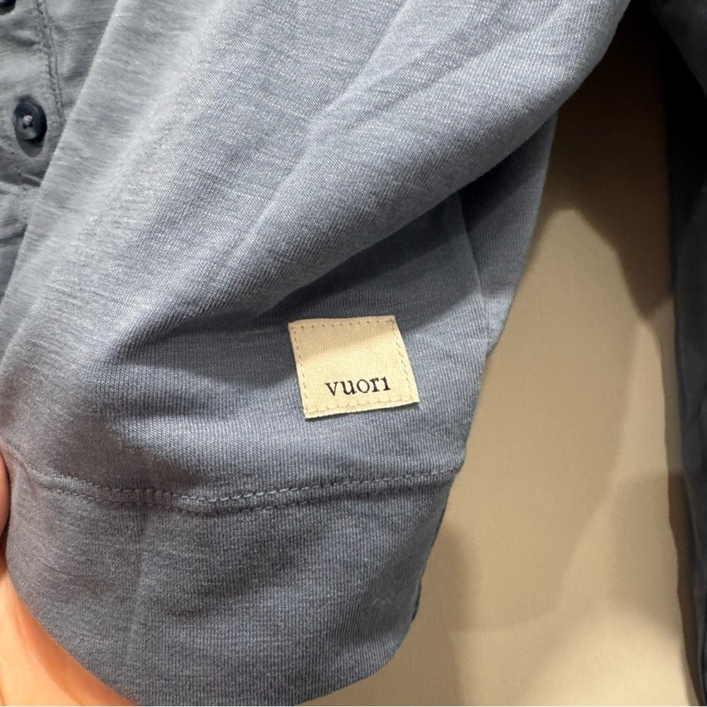 Vuori Blue Avalon Cropped Henley Top XL Activewear Athleisure Spring Gym Workout - Picture 7 of 11